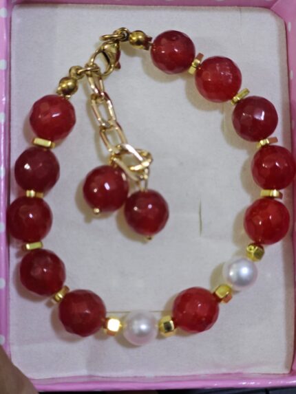 Natural red agate and fresh water pearls bracelet
